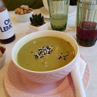Pea, leek and broccoli soup with croutons at Sublimmme in Bucharest
