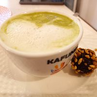 Vegan matcha latte at Sublimmme in Bucharest