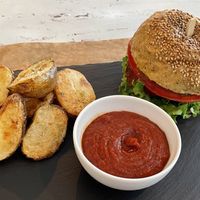 Barbecue vegan burger with baked potatoes, 39 lei  at Sublimmme in Bucharest