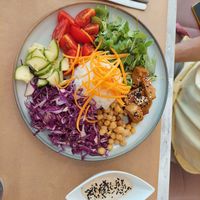 Bowl with rice and tofu at Sublimmme in Bucharest