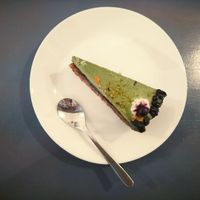 Raw vegan cake with mint and chocolate at Sublimmme in Bucharest