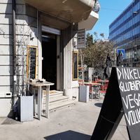 Exterior and outdoor seating at Felice Pizza in Zurich