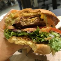 Cheesey Burger with Bacon : Juicy, Messy, Delicious, Seitan at Vincent - Mercado Center in Hamburg