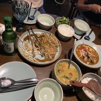 Pad Thai, green curry,  at Ssong Thai in Seoul