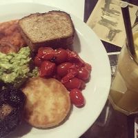 offer an excellent vegan breakfast option and their fresh orange juice is incredible! Staff are lovely too! at Singl-end - Merchant City in Glasgow