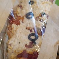 vegan tofu pizza at Moje ZV in Prague