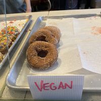 Delicious vegan sugar doughnuts at Cider Belly in Albany