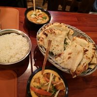 Vegan koriander en gevulde naan at Royal India in Ghent
