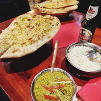 Tofu with mint sauce and vegan garlic naan at Royal India in Ghent