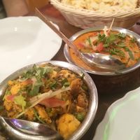 this time we had the tandoori aloo curry and the gobhi methi masala with garlic naan and cilantro naan on the side, which was just the perfect combination of Indian comfort food at Royal India in Ghent