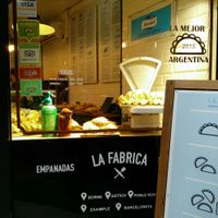 Window at La Fábrica - Empanadas Argentinas - Carrer del Call in Barcelona