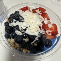 For some reason I always end up with the vanilla blue sky but this time I went for the bowl version!   Great breakfast.    at JFK - Jamba - T4 in Jamaica