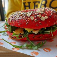 Bagle mit Halloumi at Café Garrett by Ohana in Lisbon