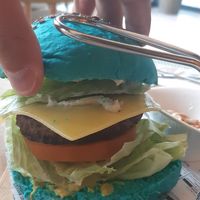 Blue burger (beyond meat) at Café Garrett by Ohana in Lisbon