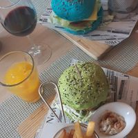 Burgers + french fries and vegan mayo at Café Garrett by Ohana in Lisbon