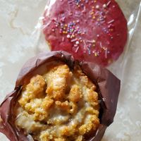 blueberry zucchini muffin & blackberry frosted sugar cookie at Ely's To Go in Boardman