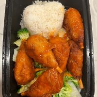 E77 buffalo hot chick’n  at Loving Hut - Chandler St in Worcester