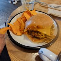 Burger at Wild & The Moon - Saint Honoré in Paris