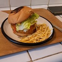 Chicken burger plus extra chips at Wild & The Moon - Saint Honoré in Paris