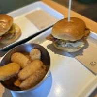 Burger plate  at Theory (ex-BurgerTheory) in Paris