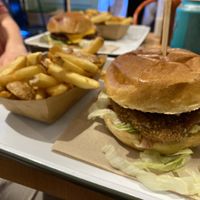 Giant theory & Fries  at Theory (ex-BurgerTheory) in Paris