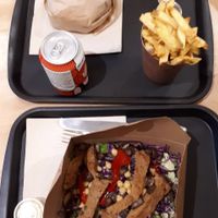 burger et salade at Theory (ex-BurgerTheory) in Paris