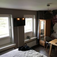 Lang en groot bed, 210cm lang at Villa La Vida in Egmond Aan Zee