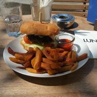 Popeye's dream burger (spinach) at Waldmeier in Aarau