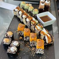 Sushi variado at Roots & Rolls in Barcelona