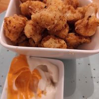 Palomitas de coliflor at Roots & Rolls in Barcelona
