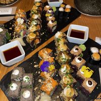 Taula degustació de sushi  at Roots & Rolls in Barcelona