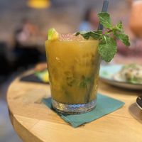 Mocktail mojito peach mango   at Roots & Rolls in Barcelona