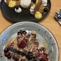 Deconstructed lemon tarte and Cheesecake   at Roots & Rolls in Barcelona