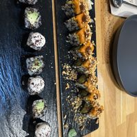 avocado maki e carrot maki   at Roots & Rolls in Barcelona