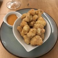 Cauliflower popcorn 😋 at Roots & Rolls in Barcelona