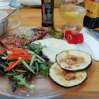 Super platos at Restaurante Vegano Tierra Madre in Valencia