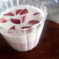 Strawberry chia mini at I Am Vegan Babe in Canggu