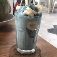 Spirulina, pineapple and banana smoothie at I Am Vegan Babe in Canggu