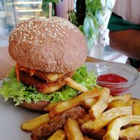 Burger at I Am Vegan Babe in Canggu