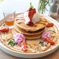 Pancake with coconut ice cream at I Am Vegan Babe in Canggu