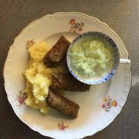 vegan sausages w/ mashed potatoes at Roswitha & Brigitte 3.0 in Nuremberg