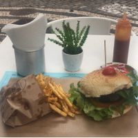 vegetarian mushroom burger at Hamburgueria do Mercado in Funchal