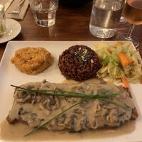 Seitan steak with lentils and rice at Veget'Halles in Paris