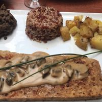escalope de seitan sauce champignons, lentilles, 2 riz et pommes de terres  at Veget'Halles in Paris