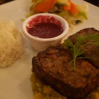 Mushroom steak with blackberry sauce (and pois cassés on each plate) at Veget'Halles in Paris