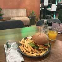 The amazing burger is truly amazing 👮🏻‍♀️🥳🎉🌼  at Happy Food and Health  in Rotterdam