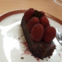 Veganes Schokowunder 😍😍 at Isabella Glutenfree Pâtisserie - Calwerstr in Stuttgart