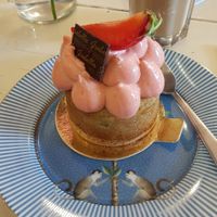 Vegan strawberry rhubarb cake at Isabella Glutenfree Pâtisserie - Calwerstr in Stuttgart