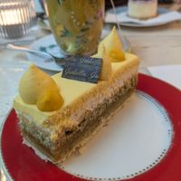 Mango-Matcha-Törtchen at Isabella Glutenfree Pâtisserie - Calwerstr in Stuttgart