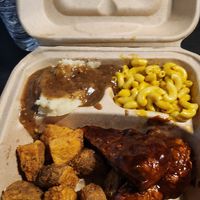 Bbq  chik'n at Binge Kitchen in San Antonio